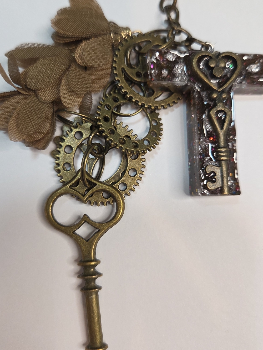 Steampunk-Inspired Brown Resin letter "T" Keychain with Gears, a Key & Tassel - Picture 4 of 9